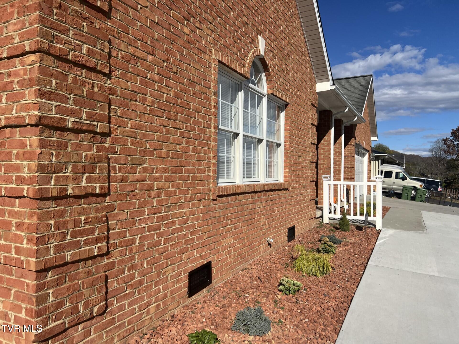 409 Oakwood Avenue, Pennington Gap, Virginia image 4
