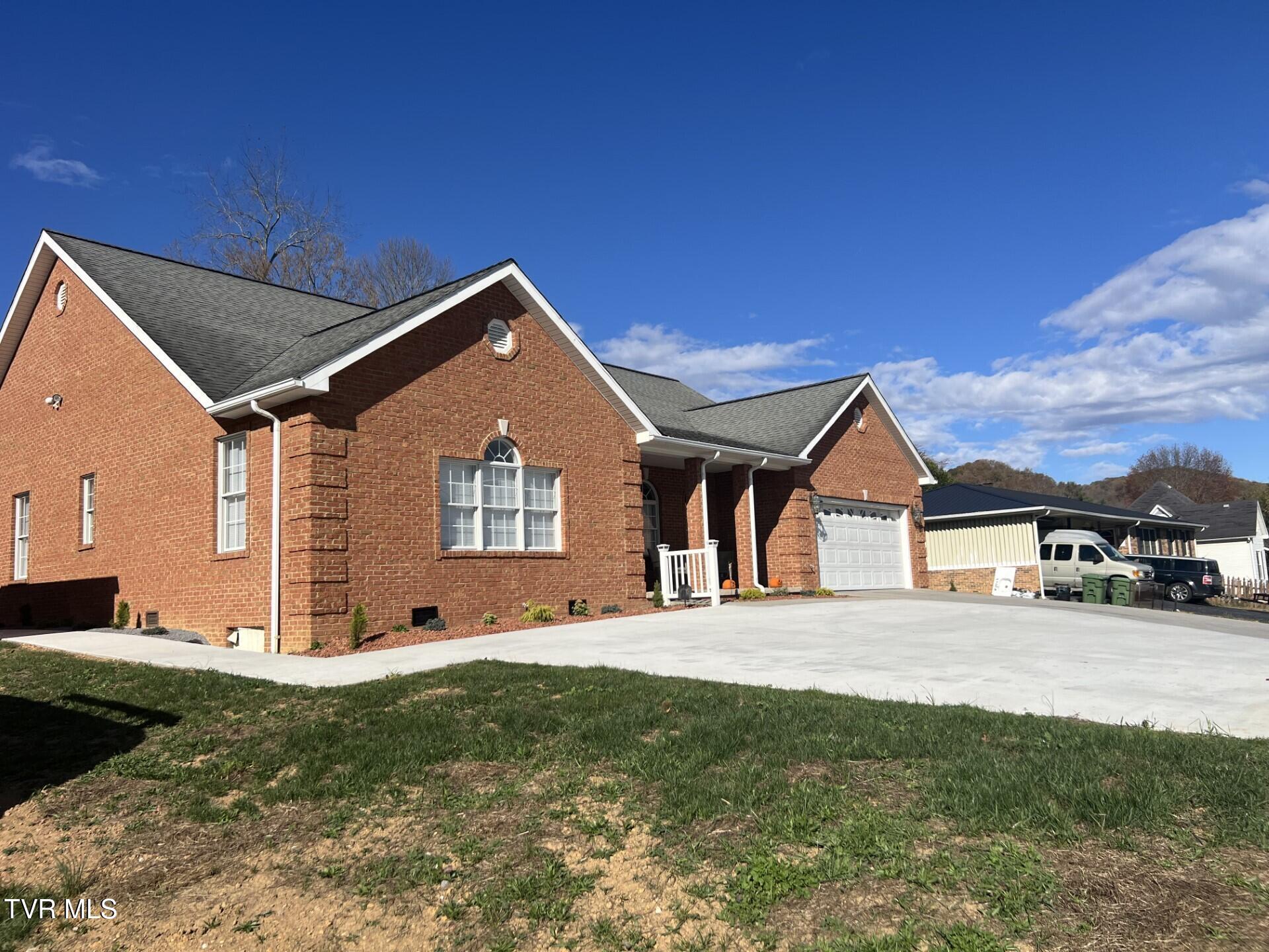 409 Oakwood Avenue, Pennington Gap, Virginia image 3