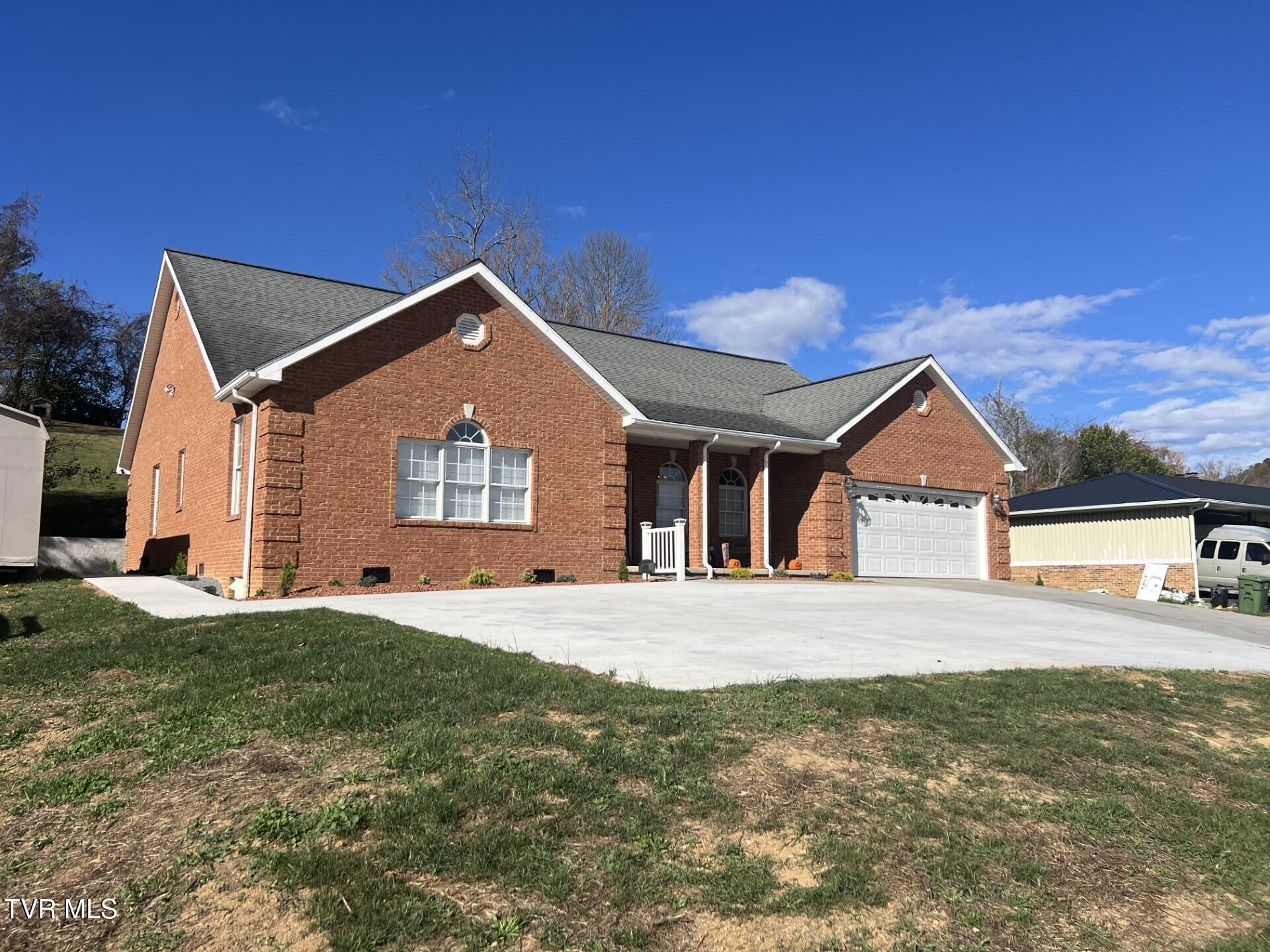409 Oakwood Avenue, Pennington Gap, Virginia image 2