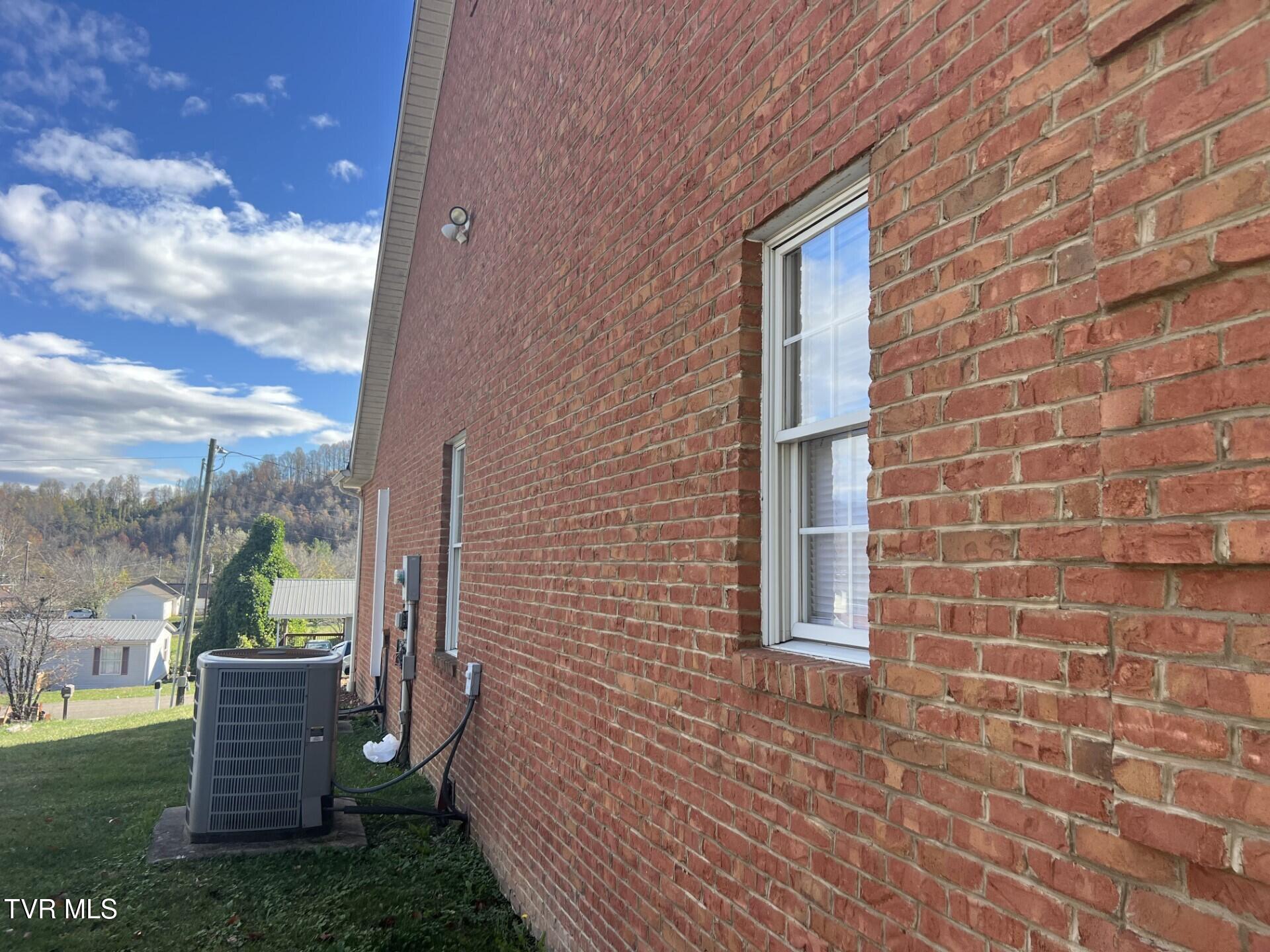 409 Oakwood Avenue, Pennington Gap, Virginia image 7