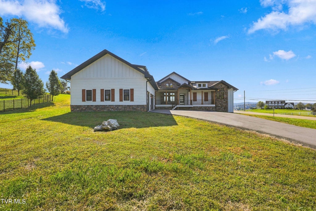 Photo of 1257 Hawley Road, Blountville, TN 37617 (MLS # 10002138)