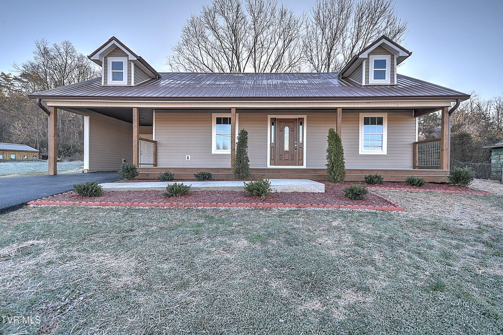 Photo of 104 Powell Street, Greeneville, TN 37745 (MLS # 9990267)