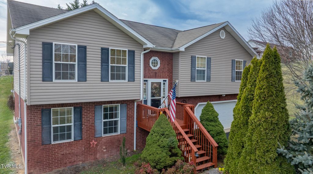 Photo of 609 Alfalfa Lane, Jonesborough, TN 37659 (MLS # 9989384)