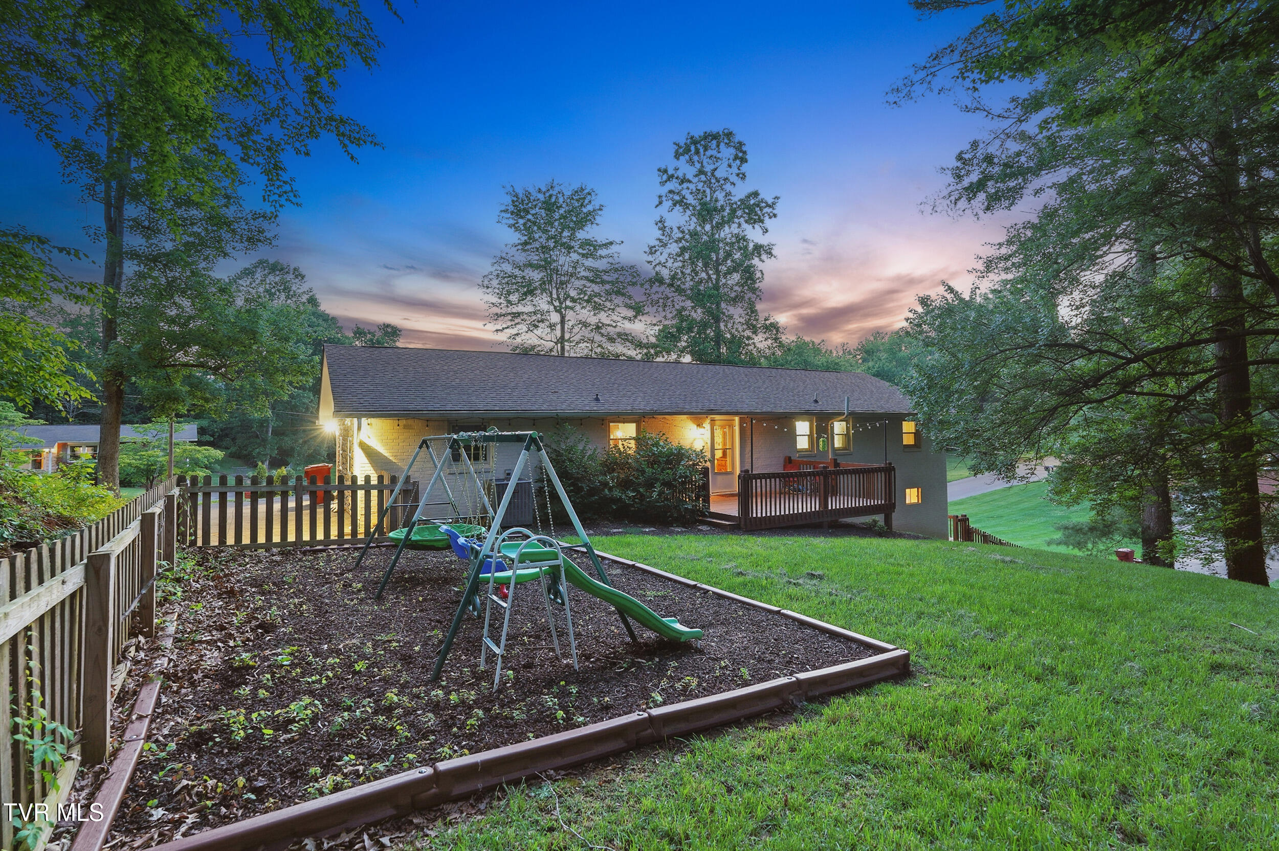 1701 Woodridge Drive, Johnson City, Tennessee image 26