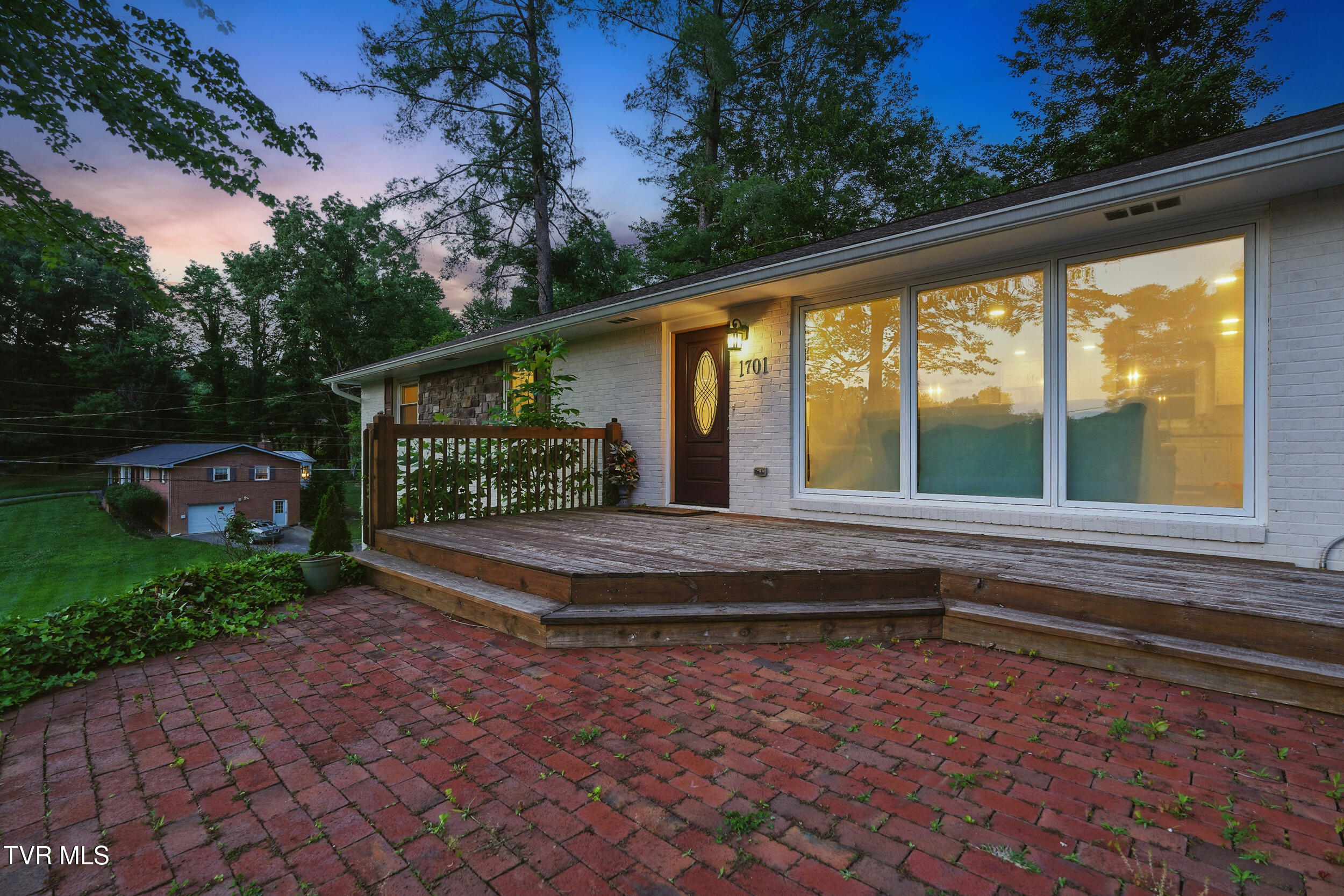 1701 Woodridge Drive, Johnson City, Tennessee image 4