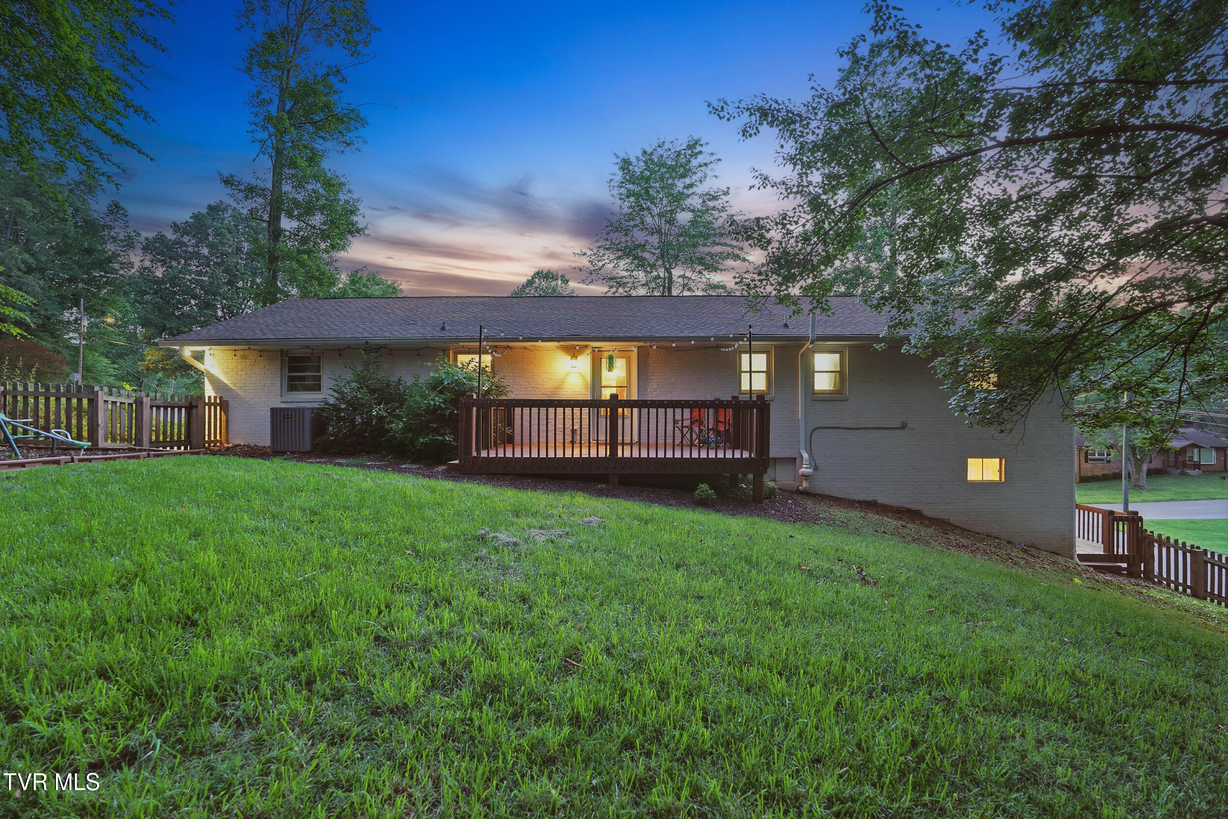 1701 Woodridge Drive, Johnson City, Tennessee image 25