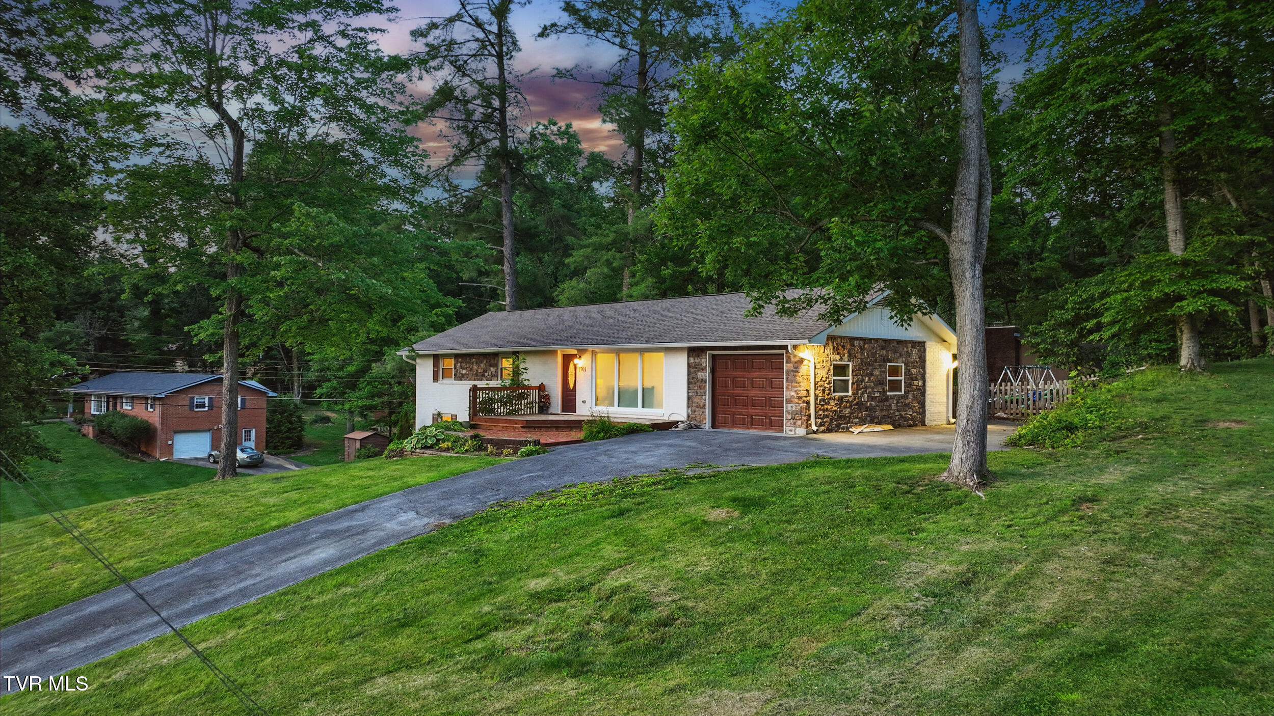 1701 Woodridge Drive, Johnson City, Tennessee image 2