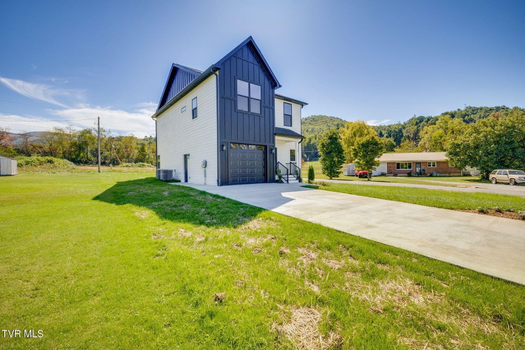 Photo of 133 Unaka View Drive, Erwin, TN 37650 (MLS # 10001795)