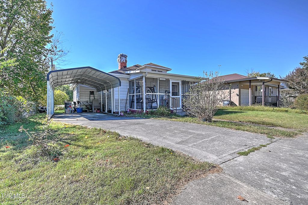Photo of 1237 Holyoke Street, Kingsport, TN 37664 (MLS # 9987411)