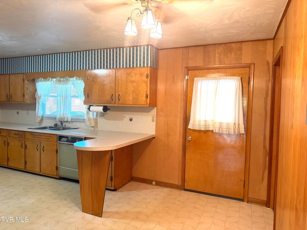 Photo of 4808 Carters Valley Road RD, Church Hill, TN 37642 (MLS # 10002169)