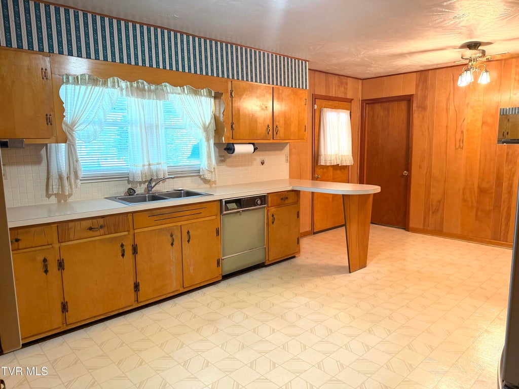 Photo of 4808 Carters Valley Road RD, Church Hill, TN 37642 (MLS # 10002169)