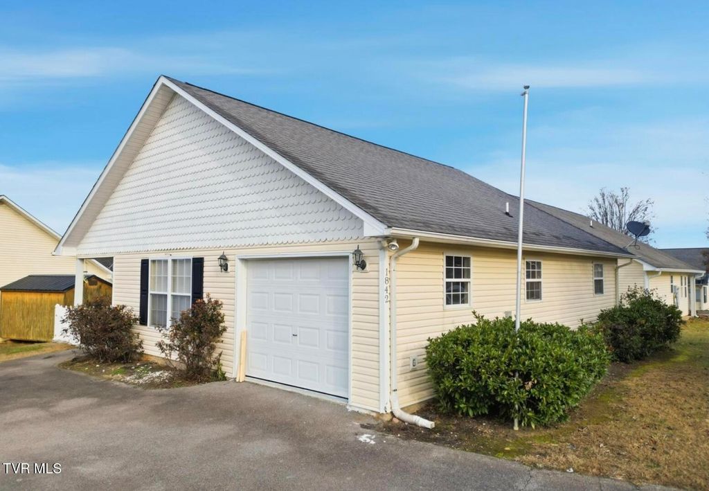 Photo of 1842 Country Meadows Drive, Sevierville, TN 37862 (MLS # 9989548)