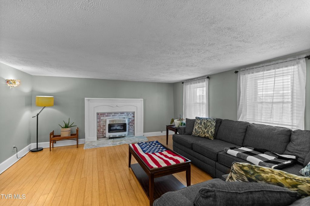 Photo of 634 New Salem Road, Rogersville, TN 37857 (MLS # 9992843)