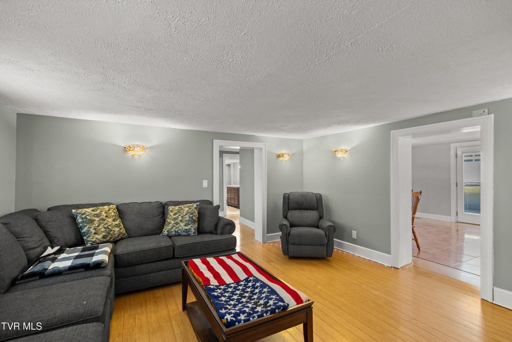 Photo of 634 New Salem Road, Rogersville, TN 37857 (MLS # 9992843)