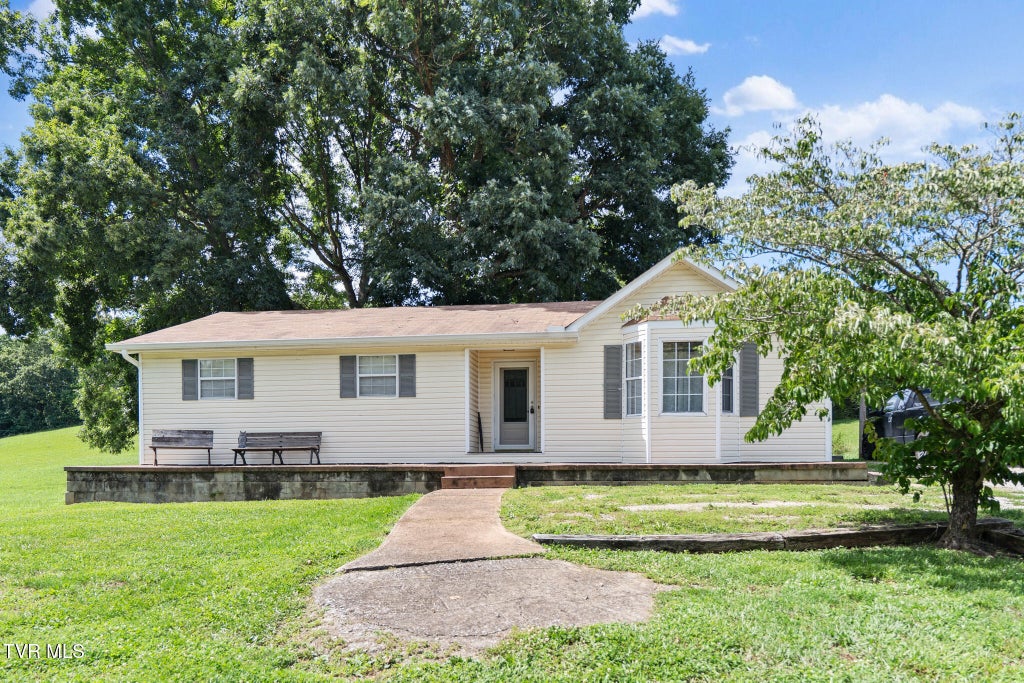 Photo of 65 Isley Lane, Greeneville, TN 37745 (MLS # 9998873)