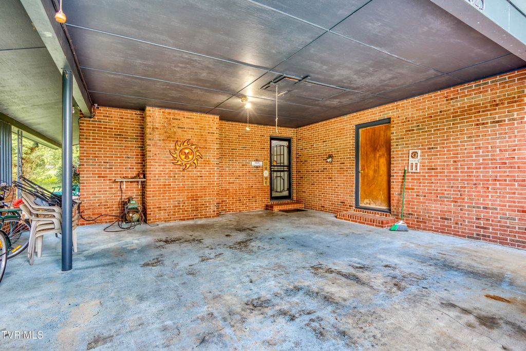 Photo of 5825 Cochise Trail, Kingsport, TN 37664 (MLS # 9982856)