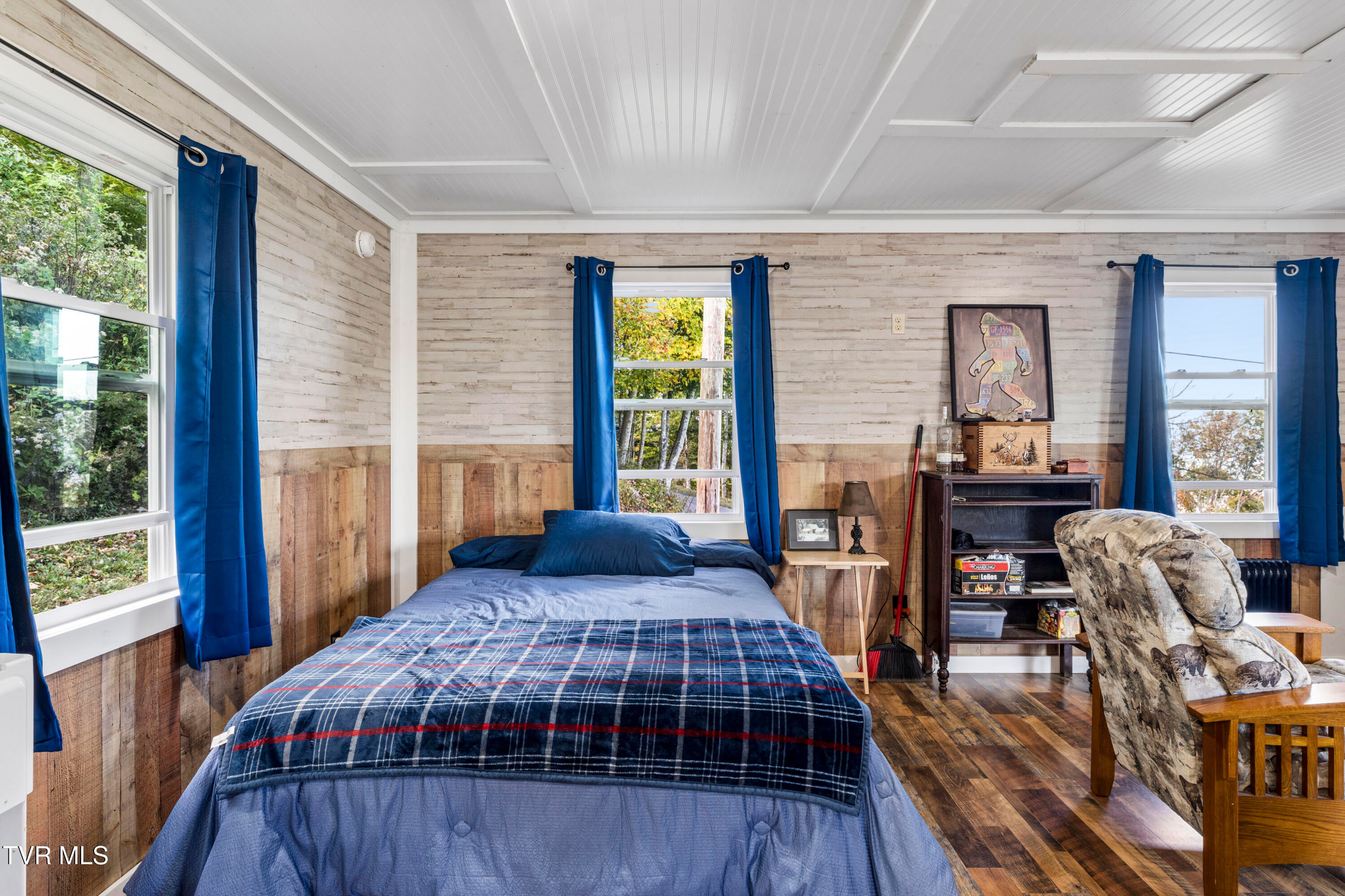 150 Log Cabin Lane