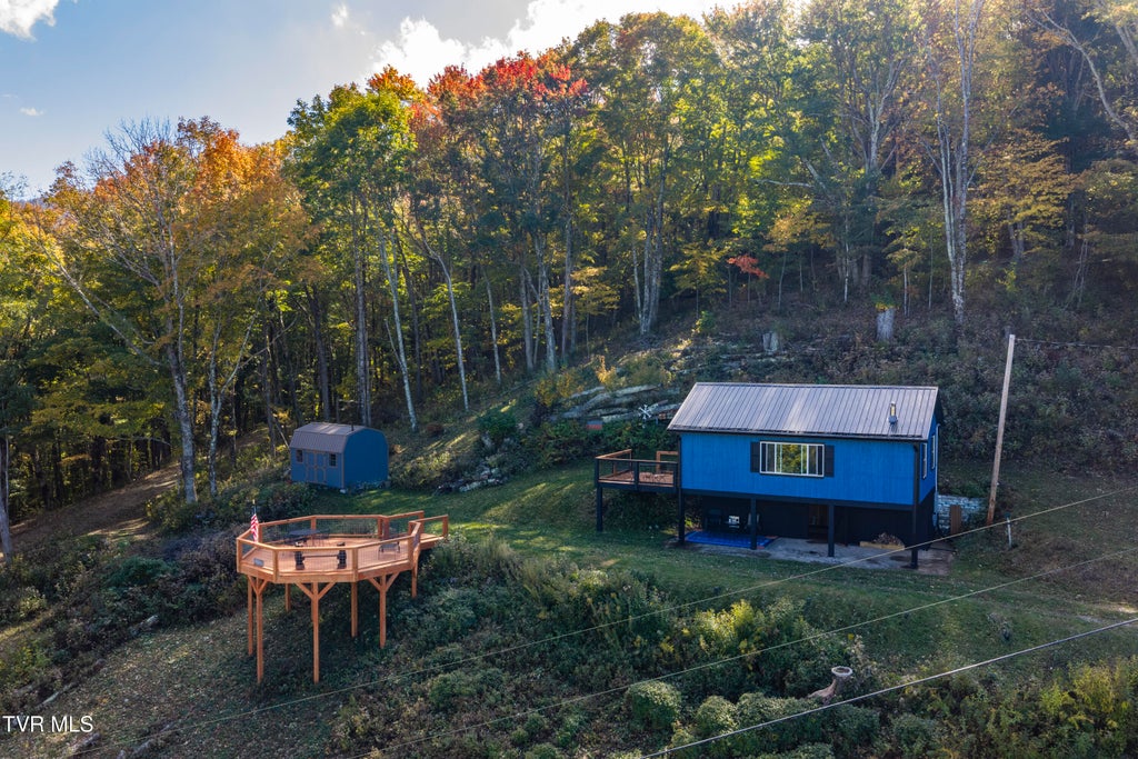 Photo of 150 Log Cabin Lane, Roan Mountain, TN 37687 (MLS # 10002316)