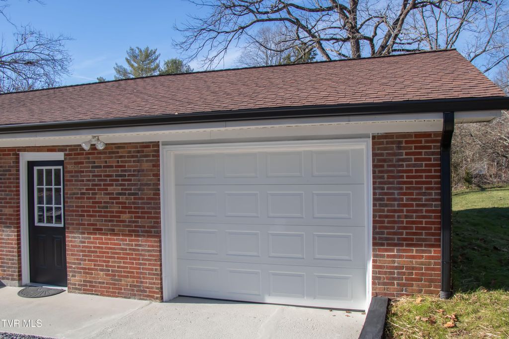 Photo of 334 Sinking Springs Road, Bristol, TN 37620 (MLS # 9988841)