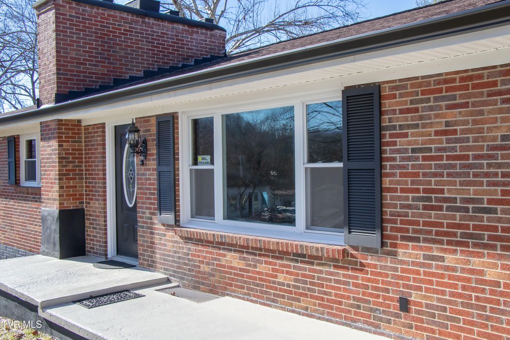 Photo of 334 Sinking Springs Road, Bristol, TN 37620 (MLS # 9988841)