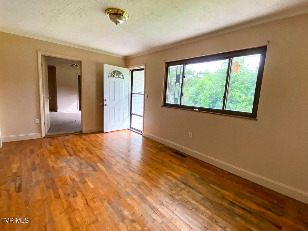 Photo of 1166 Lake Drive, Dandridge, TN 37725 (MLS # 9991391)