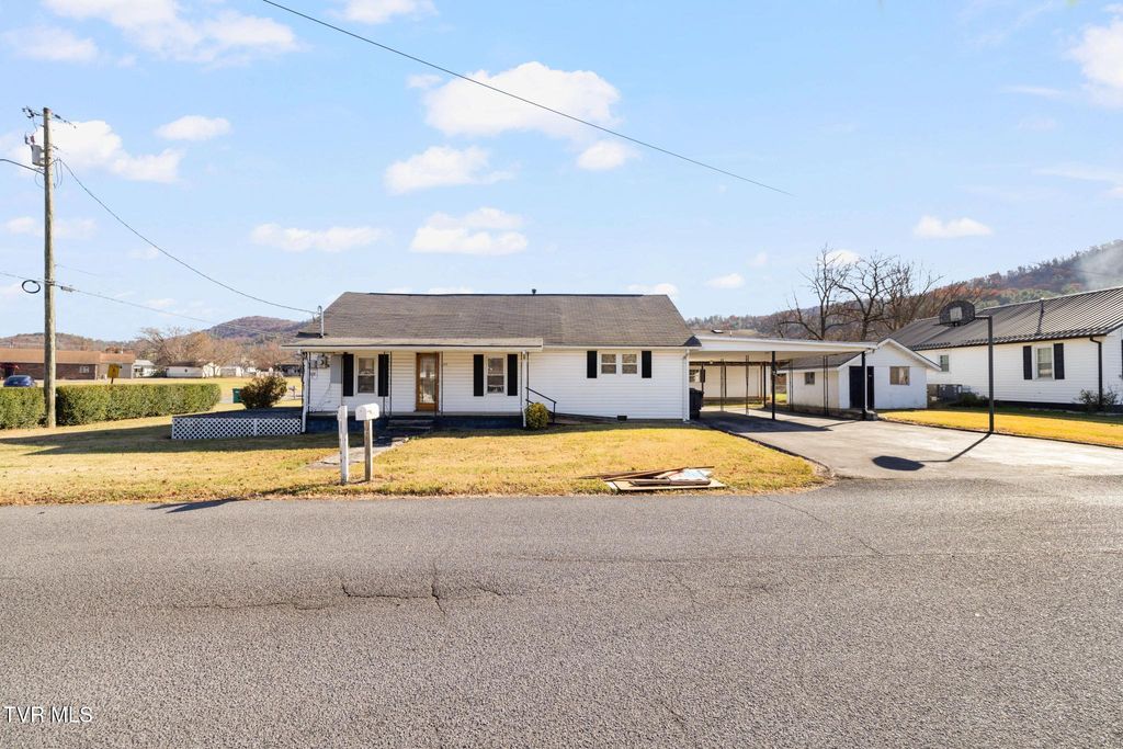 Photo of 102 Sycamore And 602 Monroe Street, Erwin, TN 37650 (MLS # 9988334)