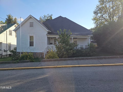 Homes For Sale - 1605 Mary Street<br/> Bristol, VA 24201