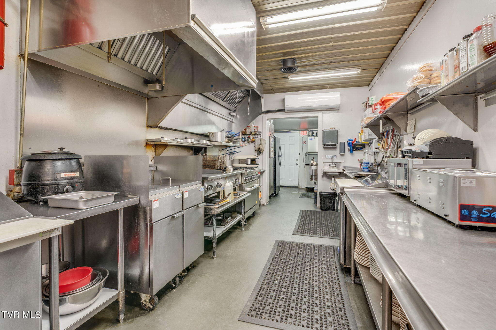 4020 Roan Creek Road 2