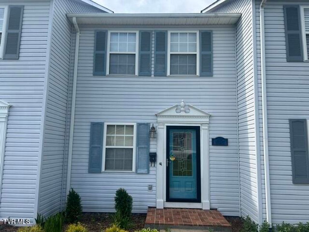 Photo of 219 Hunter Hills Circle #Apt 7, Bristol, TN 37620 (MLS # 9995529)