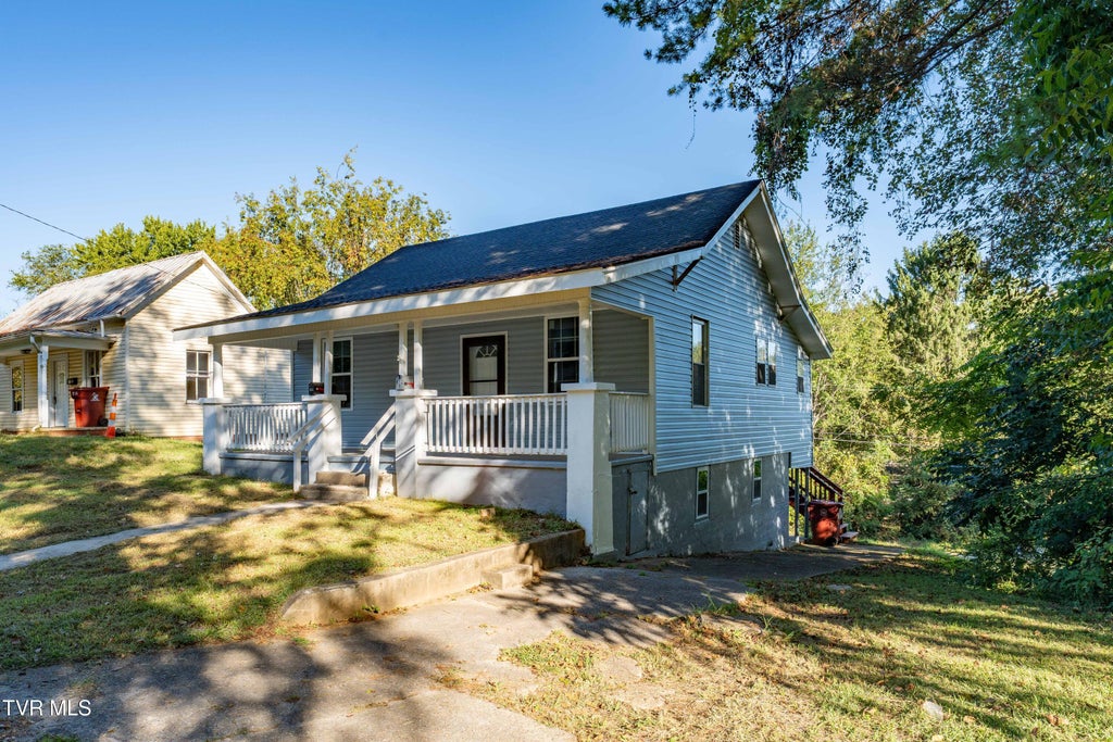 Photo of 812 Hamilton Street, Johnson City, TN 37604 (MLS # 10001490)