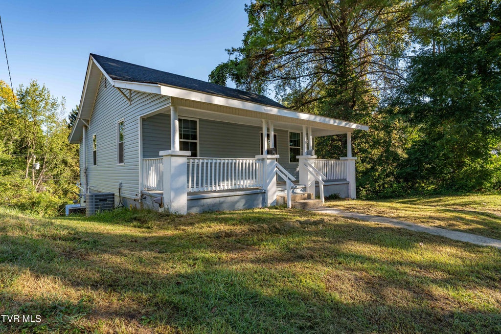 Photo of 812 Hamilton Street, Johnson City, TN 37604 (MLS # 10001490)