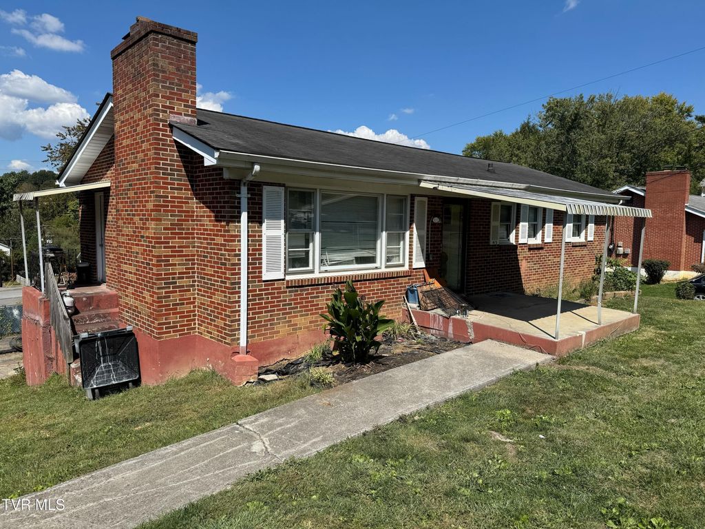 Photo of 412 Merriewood Drive, Bristol, TN 37620 (MLS # 9986876)