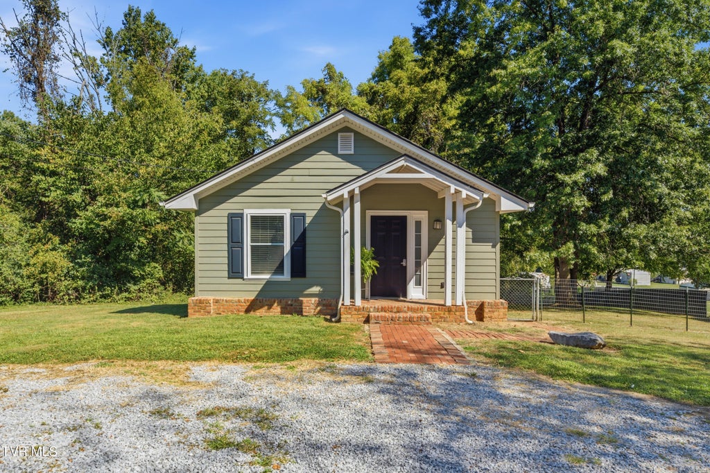 Photo of 179 Lynn Lane, Johnson City, TN 37604 (MLS # 10000445)