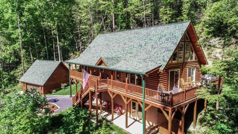 Homes For Sale - 718 Rocky Flats Rd<br/> Cosby, TN 37722