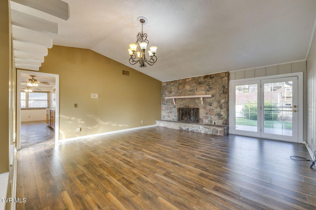 Photo of 1019 Somerset Drive, Johnson City, TN 37604 (MLS # 9992471)
