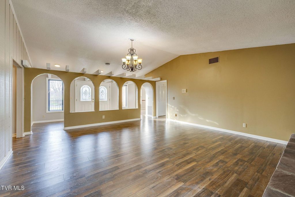 Photo of 1019 Somerset Drive, Johnson City, TN 37604 (MLS # 9992471)