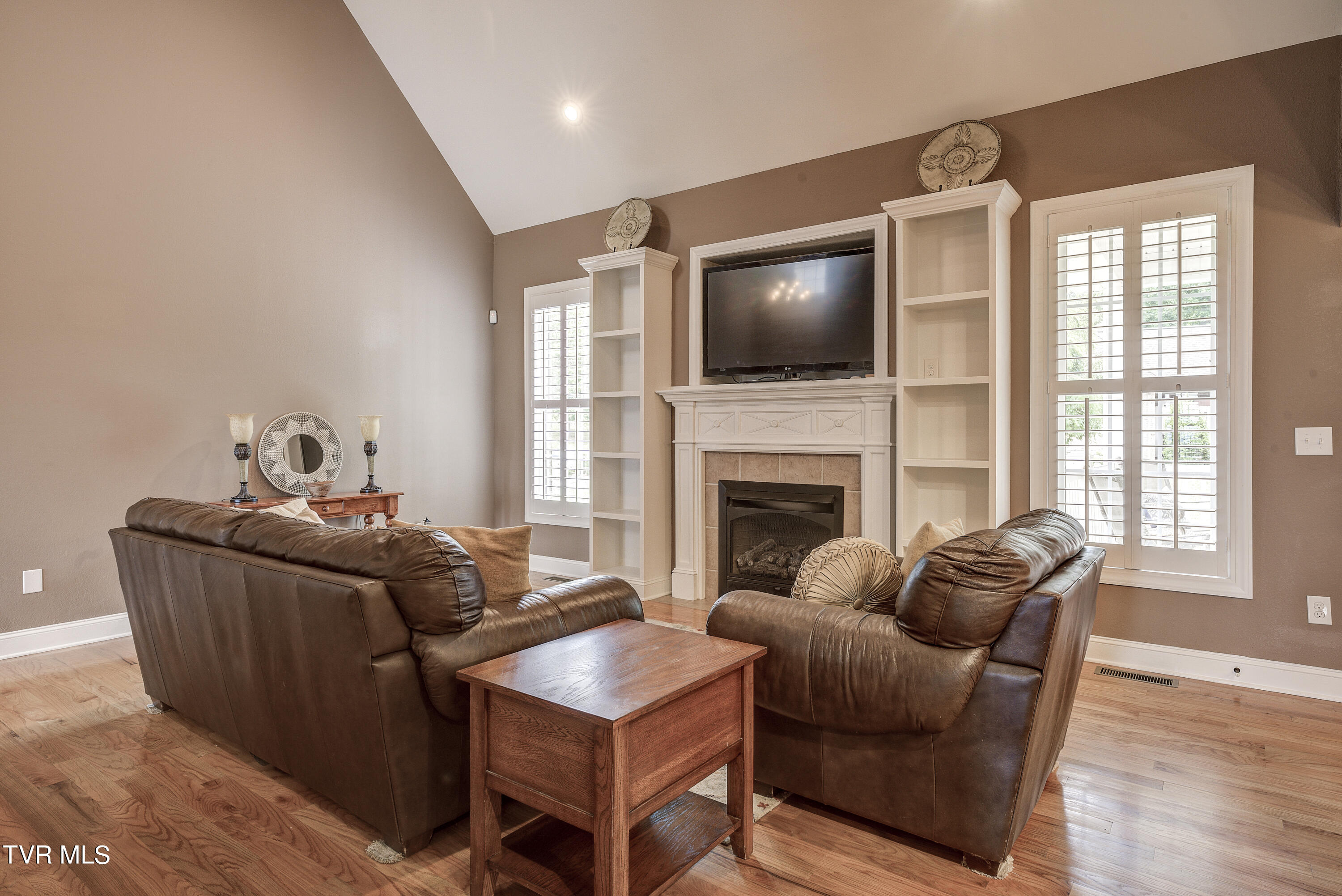 Bluff City, Tennessee 37618, United States, 3 Bedrooms Bedrooms, ,3 BathroomsBathrooms,Residential,Pending,53060