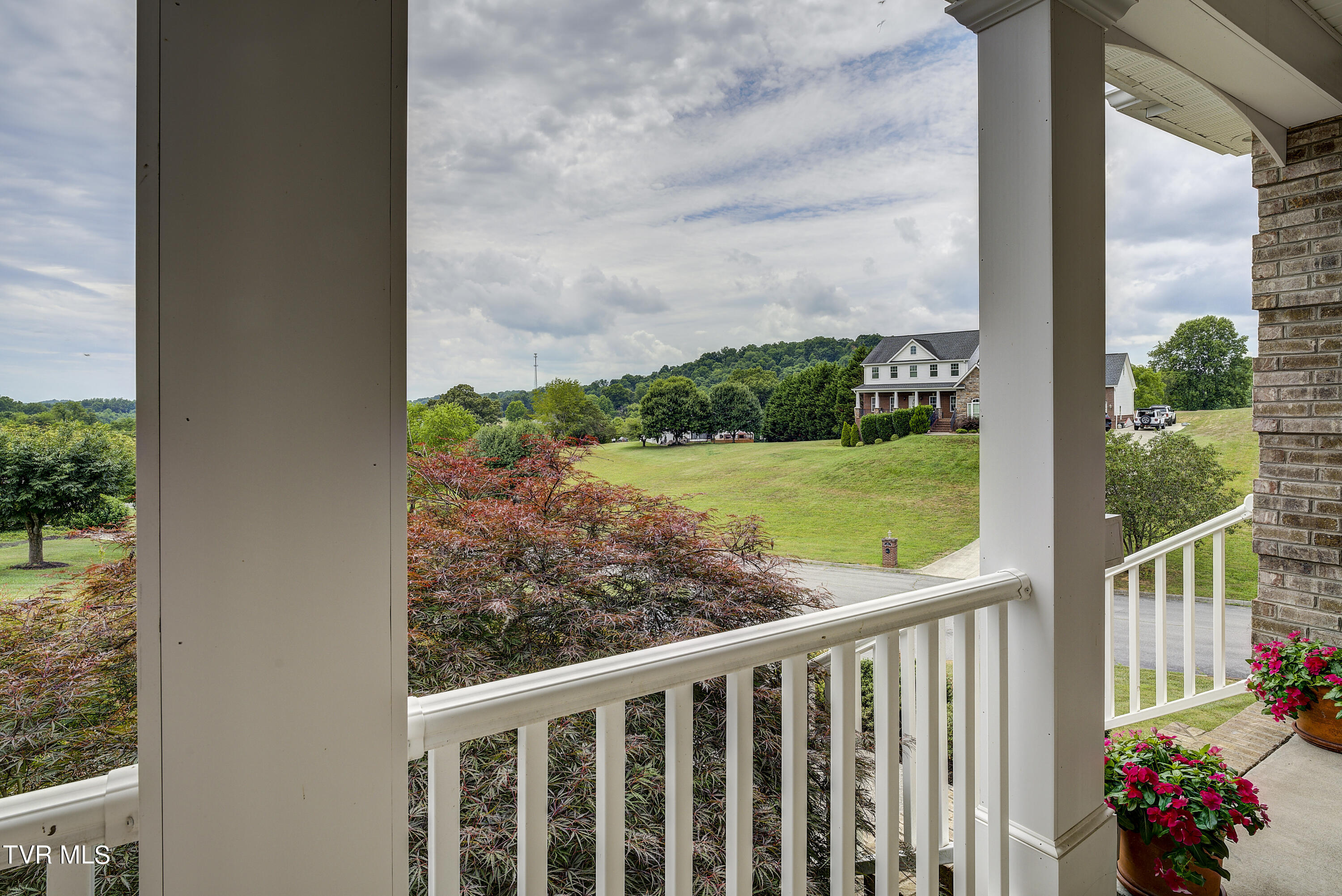 Bluff City, Tennessee 37618, United States, 3 Bedrooms Bedrooms, ,3 BathroomsBathrooms,Residential,Pending,53060