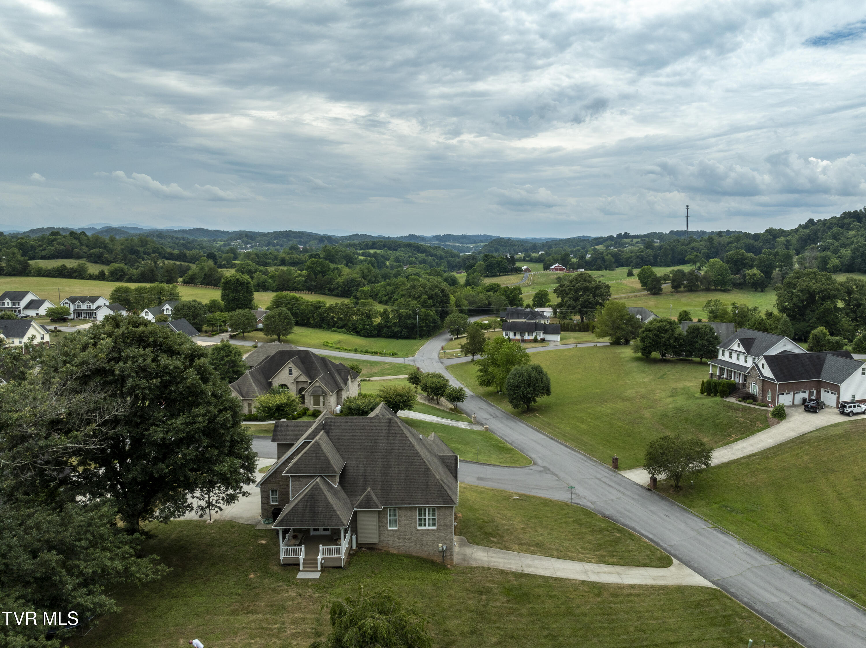 Bluff City, Tennessee 37618, United States, 3 Bedrooms Bedrooms, ,3 BathroomsBathrooms,Residential,Pending,53060