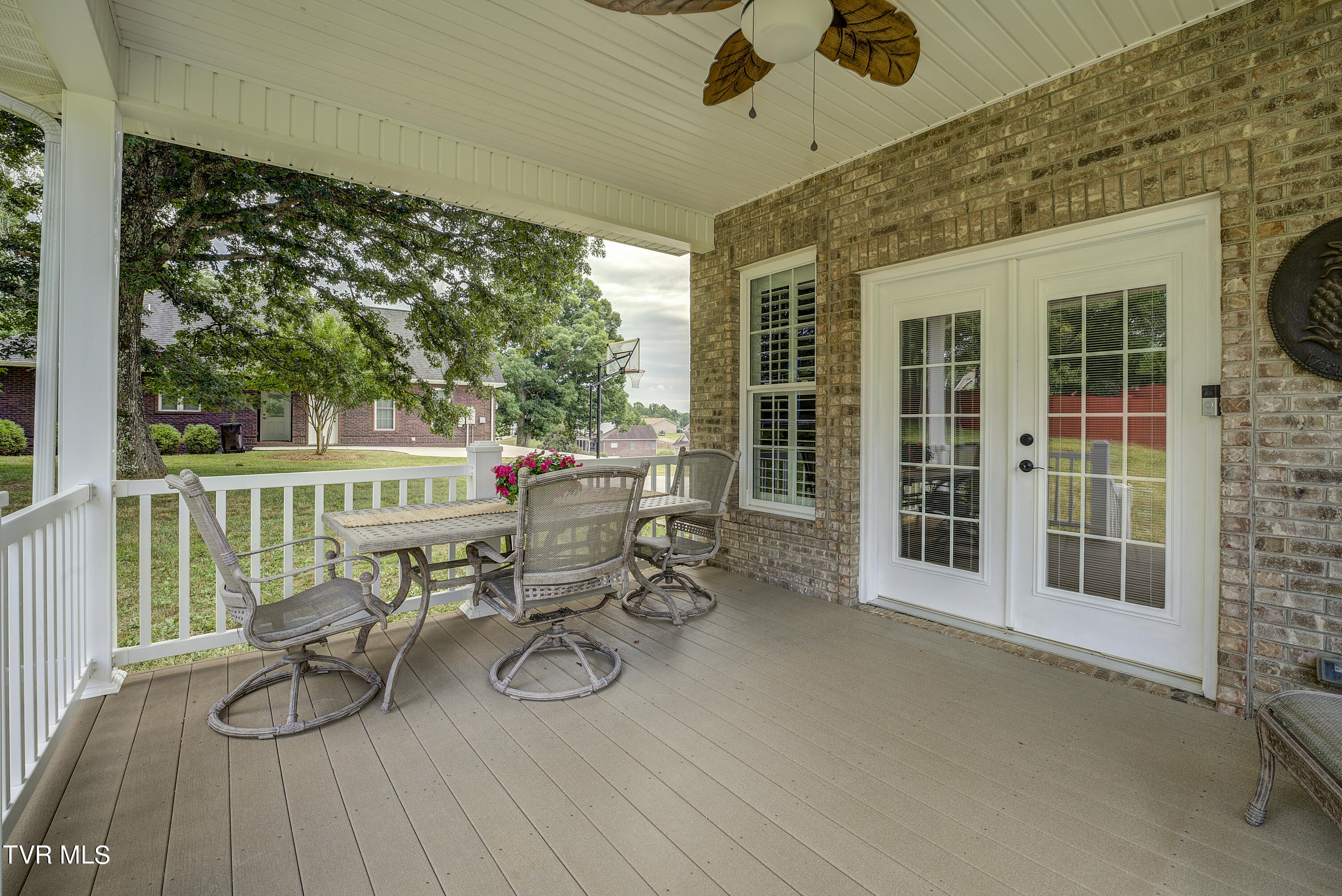 Bluff City, Tennessee 37618, United States, 3 Bedrooms Bedrooms, ,3 BathroomsBathrooms,Residential,Pending,53060