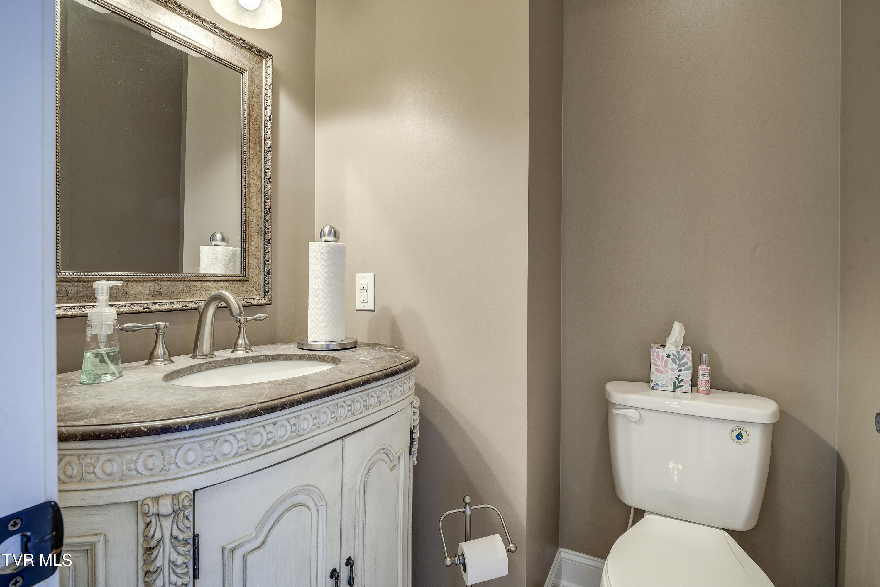 Bluff City, Tennessee 37618, United States, 3 Bedrooms Bedrooms, ,3 BathroomsBathrooms,Residential,Pending,53060