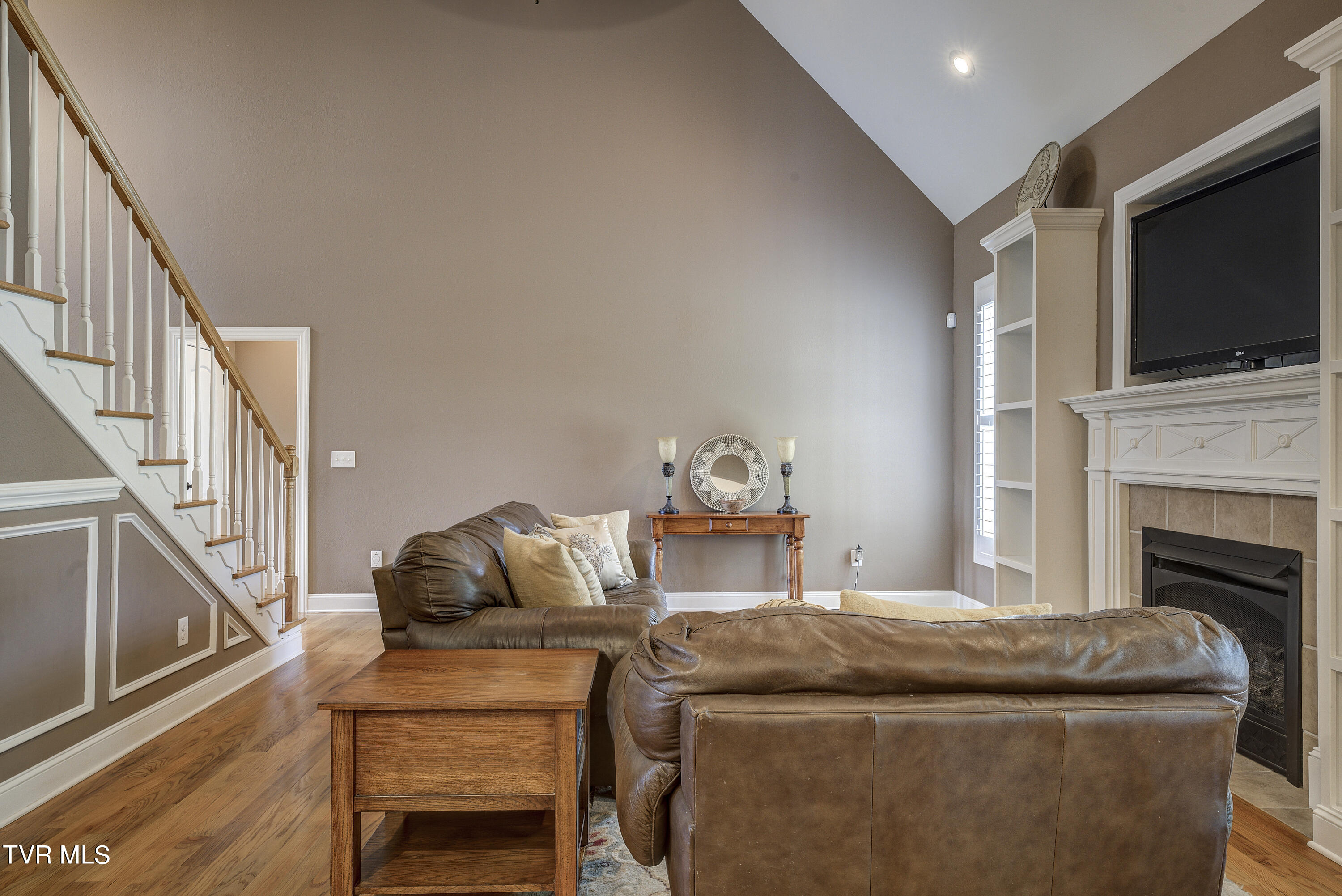 Bluff City, Tennessee 37618, United States, 3 Bedrooms Bedrooms, ,3 BathroomsBathrooms,Residential,Pending,53060