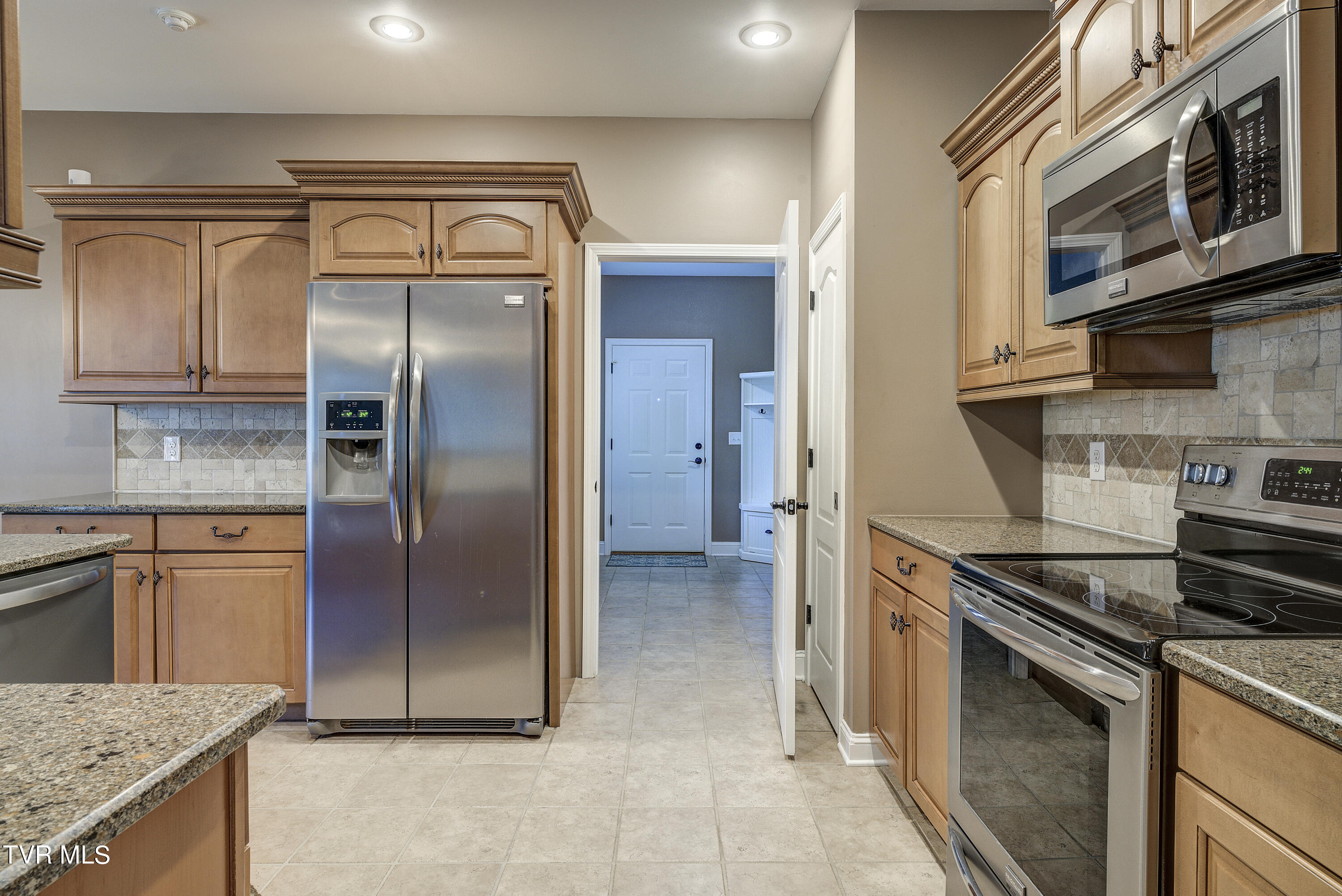 Bluff City, Tennessee 37618, United States, 3 Bedrooms Bedrooms, ,3 BathroomsBathrooms,Residential,Pending,53060