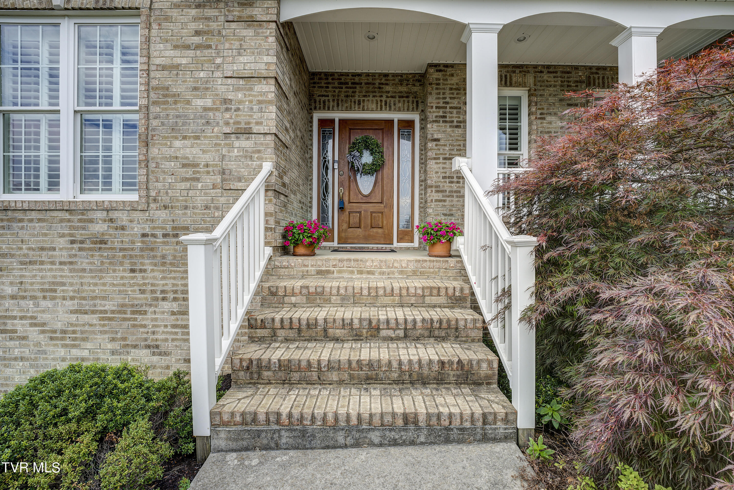 Bluff City, Tennessee 37618, United States, 3 Bedrooms Bedrooms, ,3 BathroomsBathrooms,Residential,Pending,53060