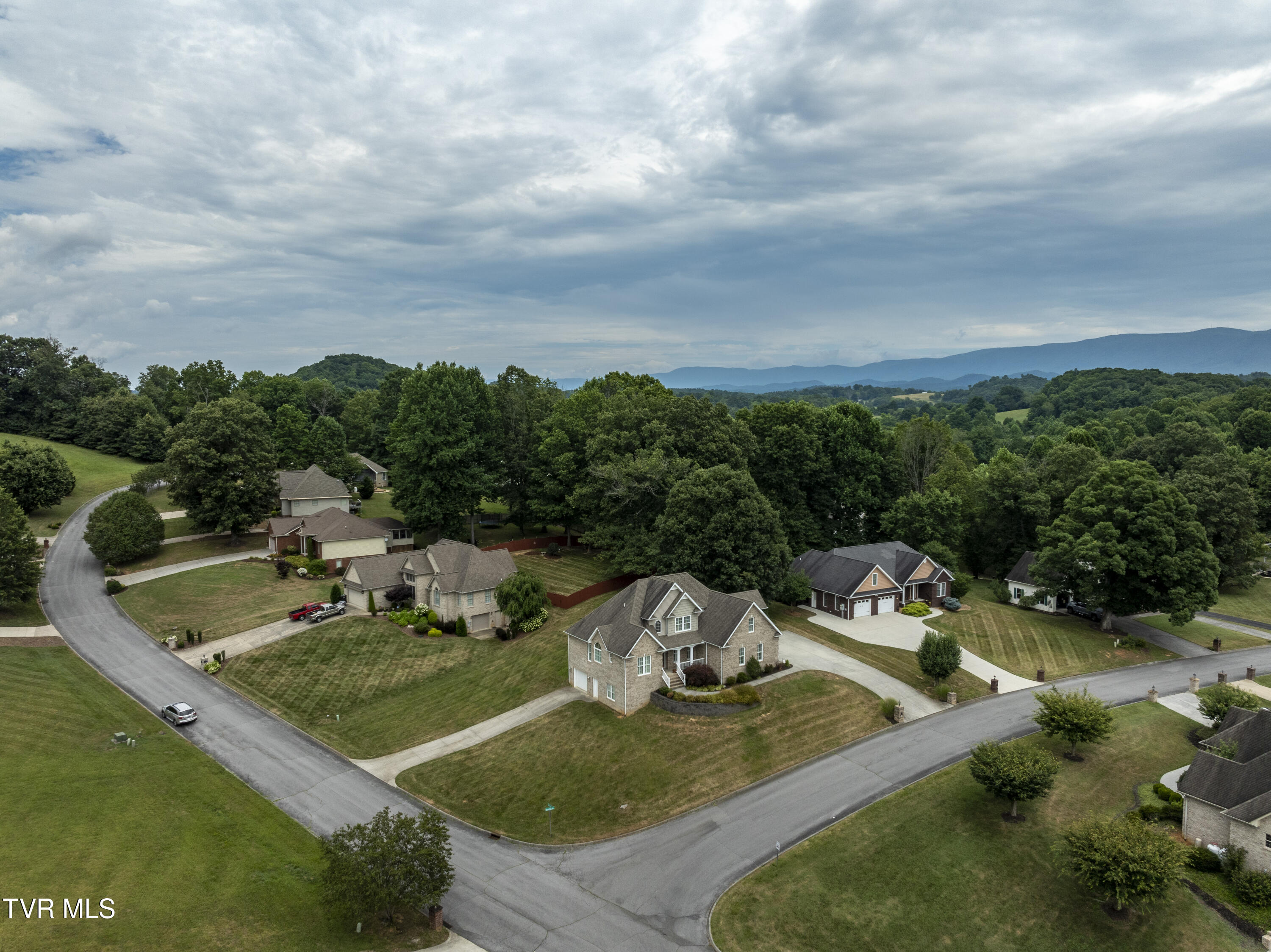 Bluff City, Tennessee 37618, United States, 3 Bedrooms Bedrooms, ,3 BathroomsBathrooms,Residential,Pending,53060