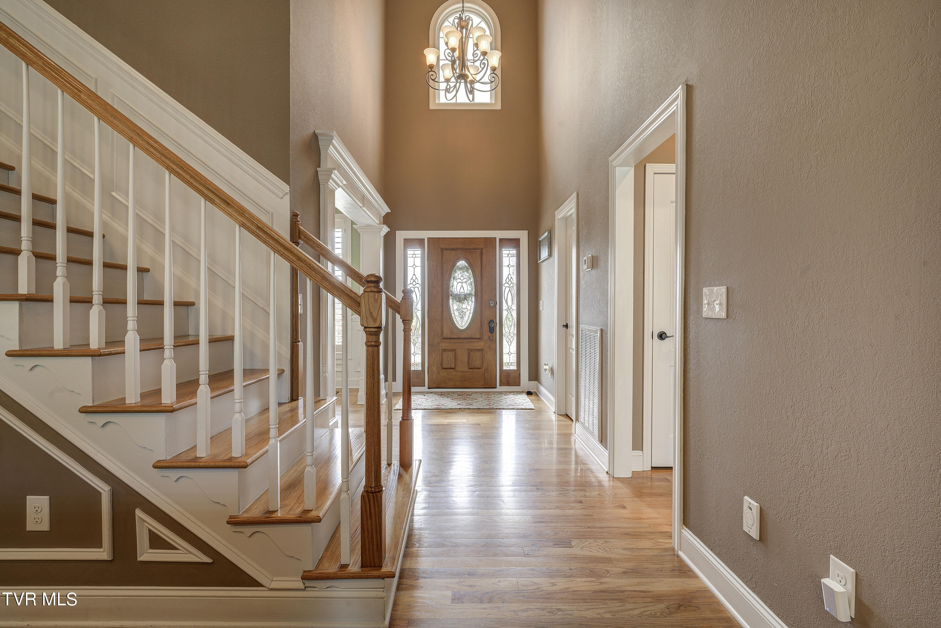 Bluff City, Tennessee 37618, United States, 3 Bedrooms Bedrooms, ,3 BathroomsBathrooms,Residential,Pending,53060