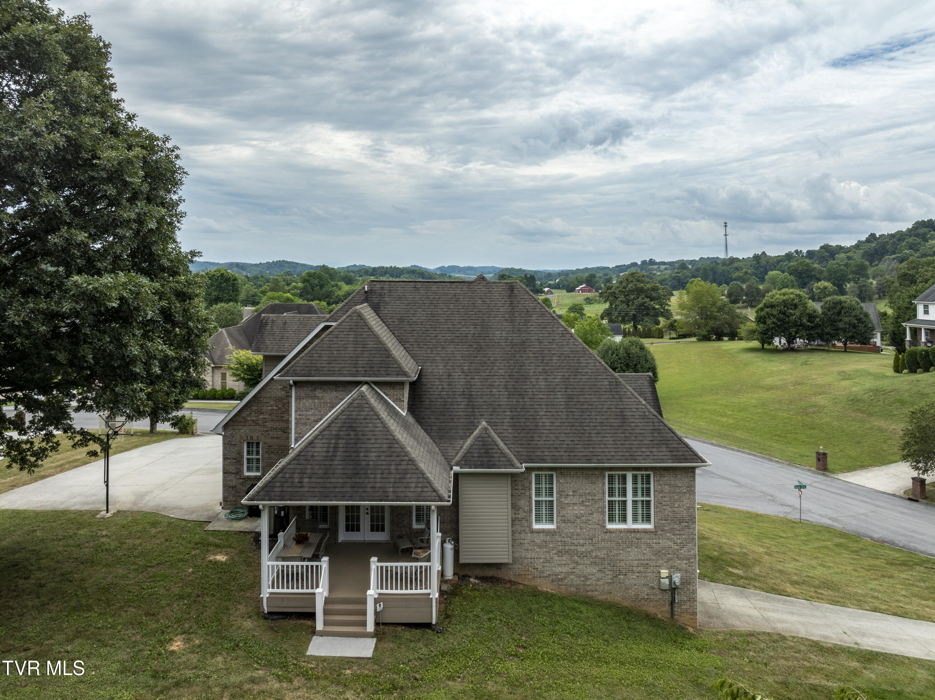 Bluff City, Tennessee 37618, United States, 3 Bedrooms Bedrooms, ,3 BathroomsBathrooms,Residential,Pending,53060