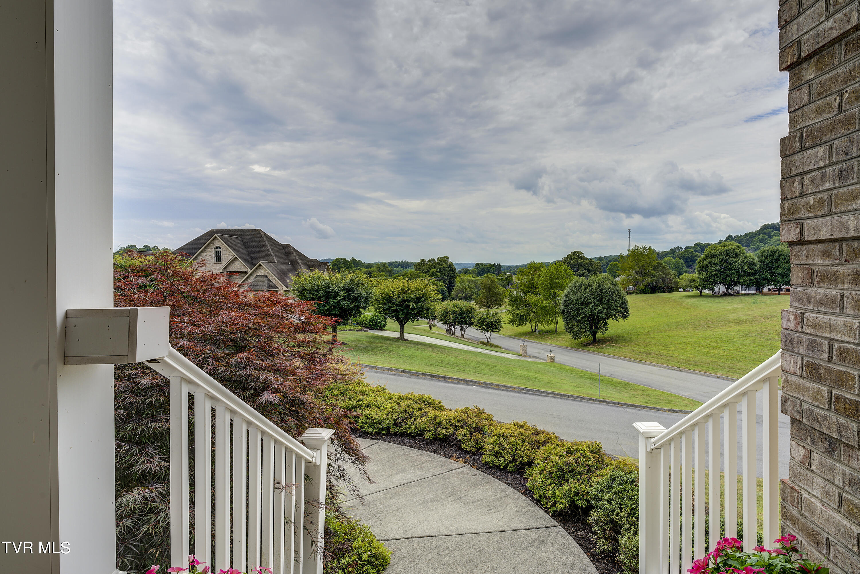 Bluff City, Tennessee 37618, United States, 3 Bedrooms Bedrooms, ,3 BathroomsBathrooms,Residential,Pending,53060