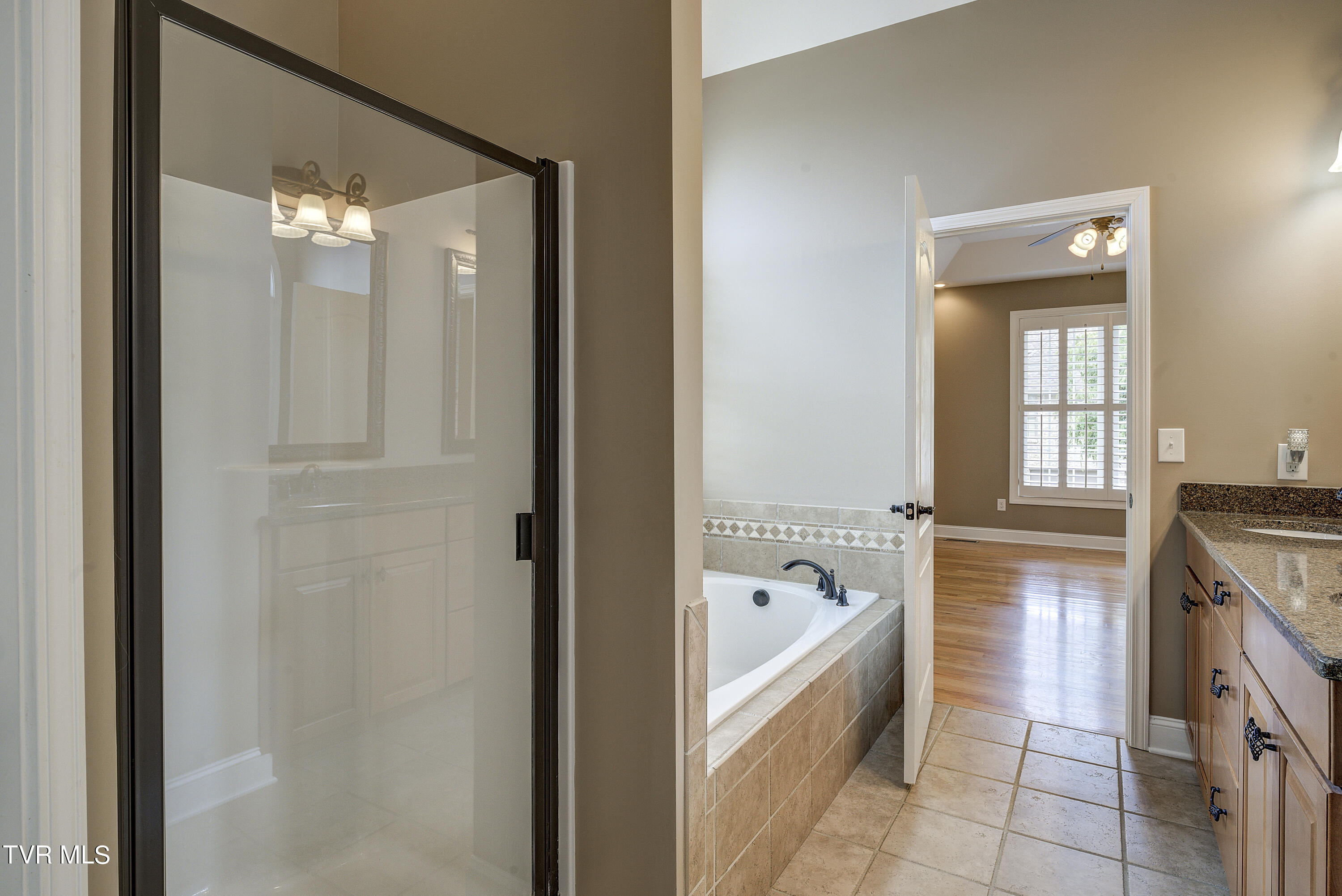 Bluff City, Tennessee 37618, United States, 3 Bedrooms Bedrooms, ,3 BathroomsBathrooms,Residential,Pending,53060