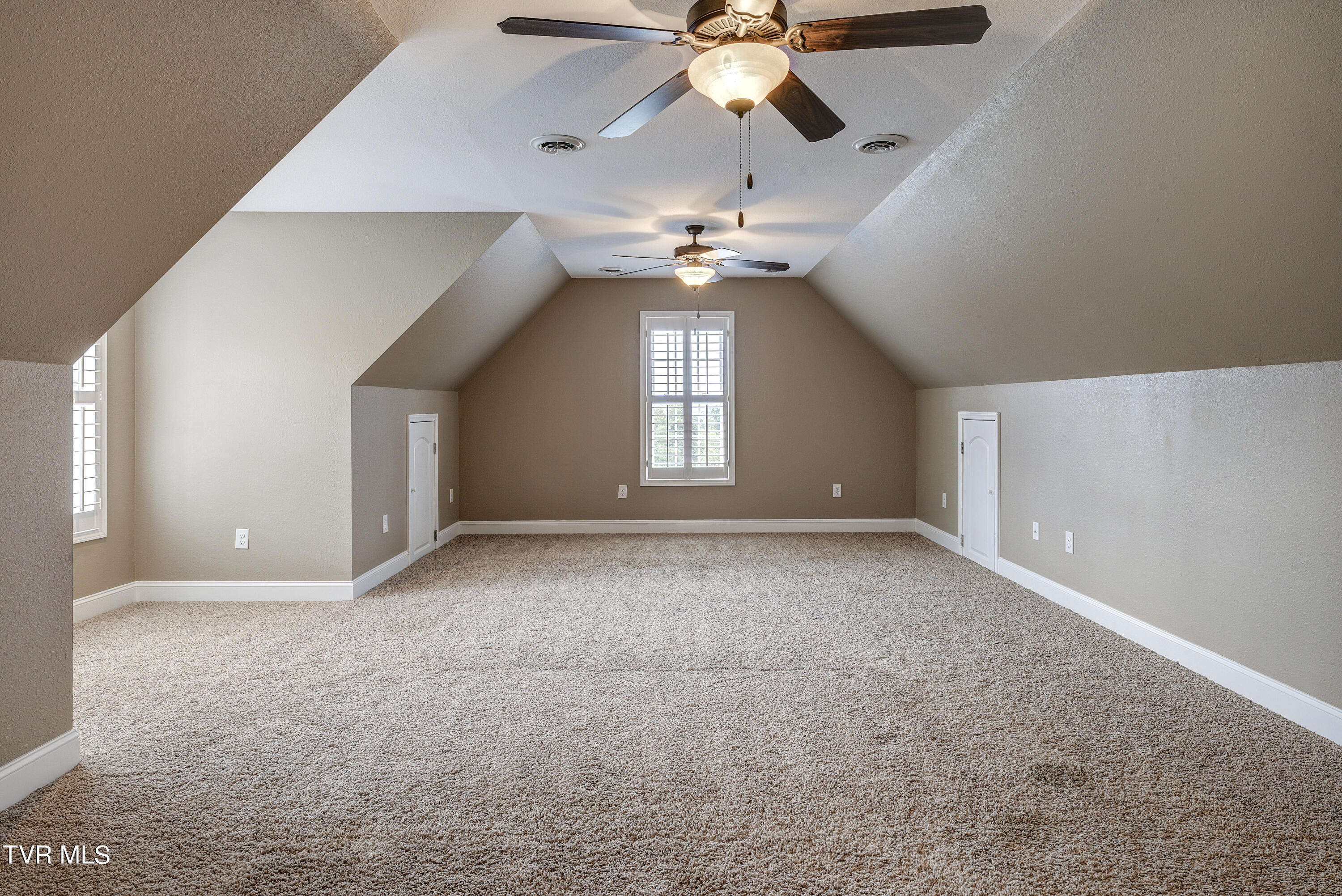 Bluff City, Tennessee 37618, United States, 3 Bedrooms Bedrooms, ,3 BathroomsBathrooms,Residential,Pending,53060